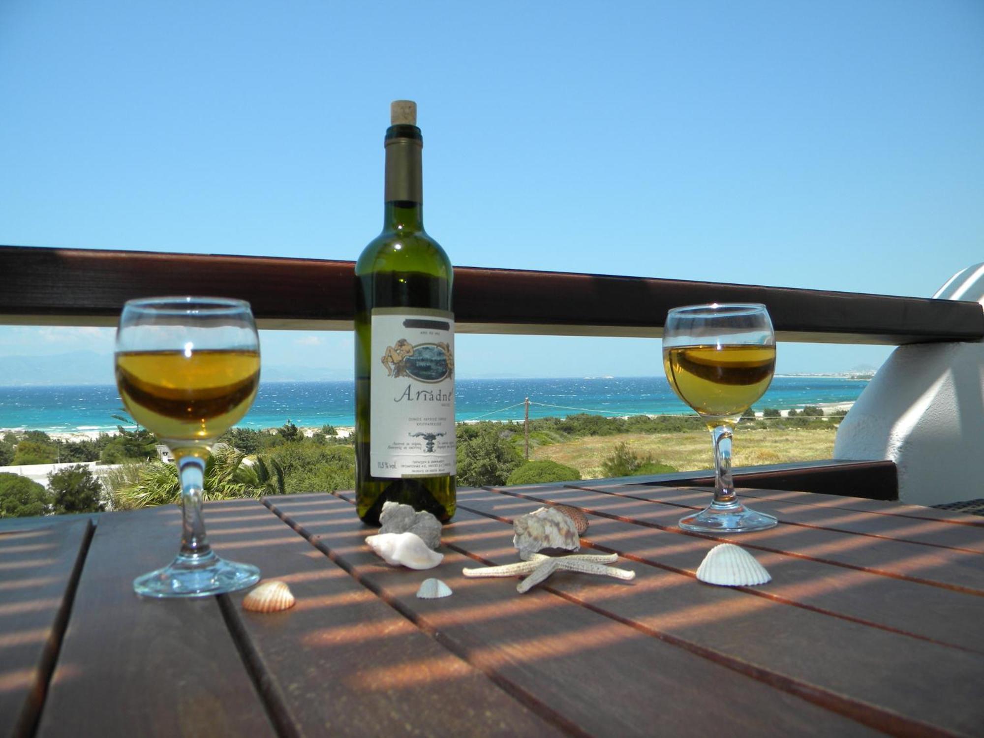 Faros Small & Restaurant Plage d'Aliko