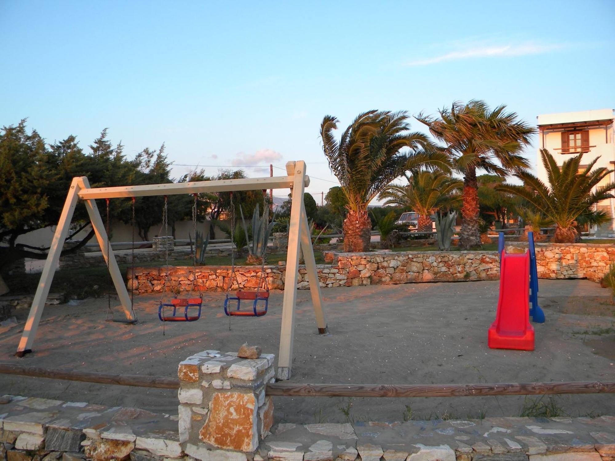 Faros Small & Restaurant Plage d'Aliko