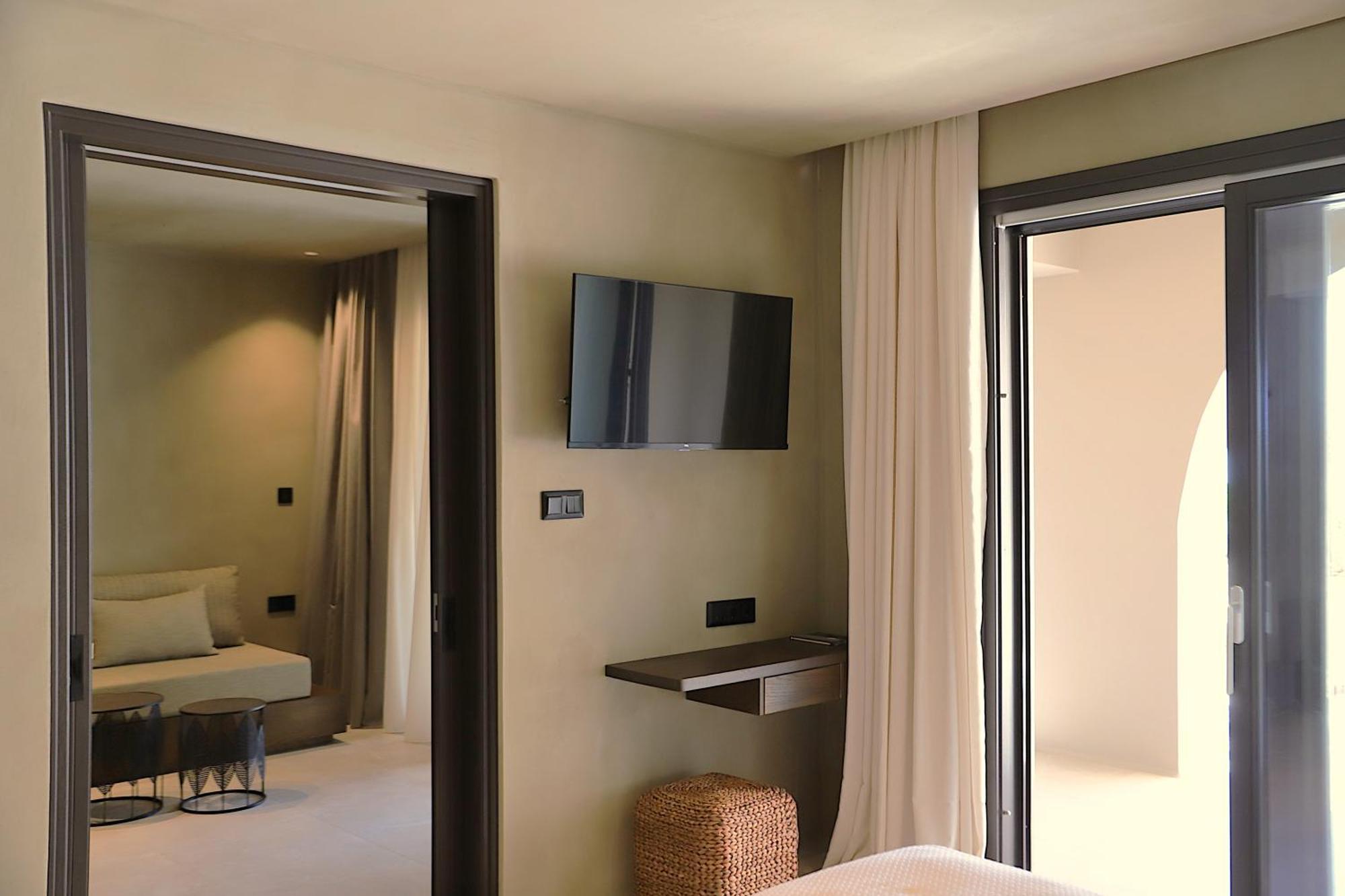 Faros Small & Restaurant Hotel 3*